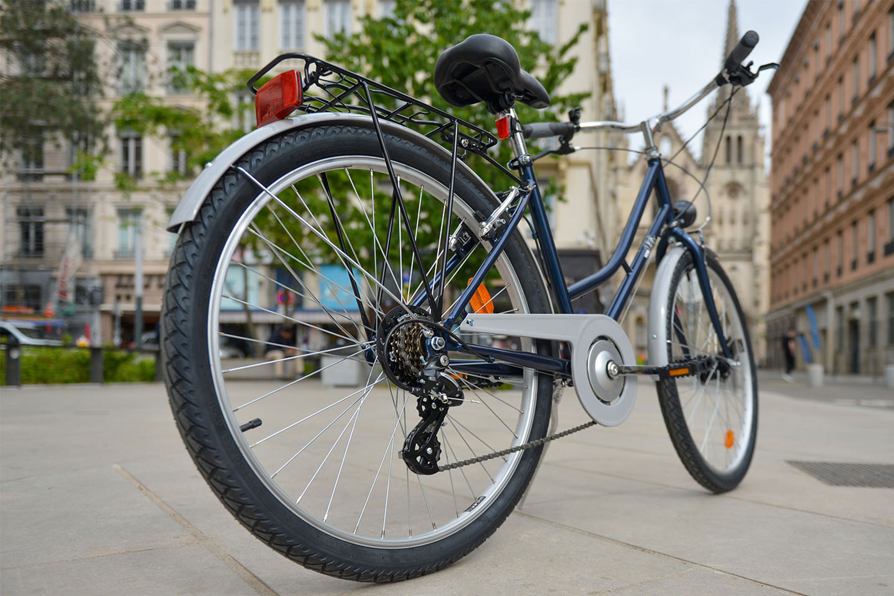 velo de ville hollandais musculaire bleu et gris