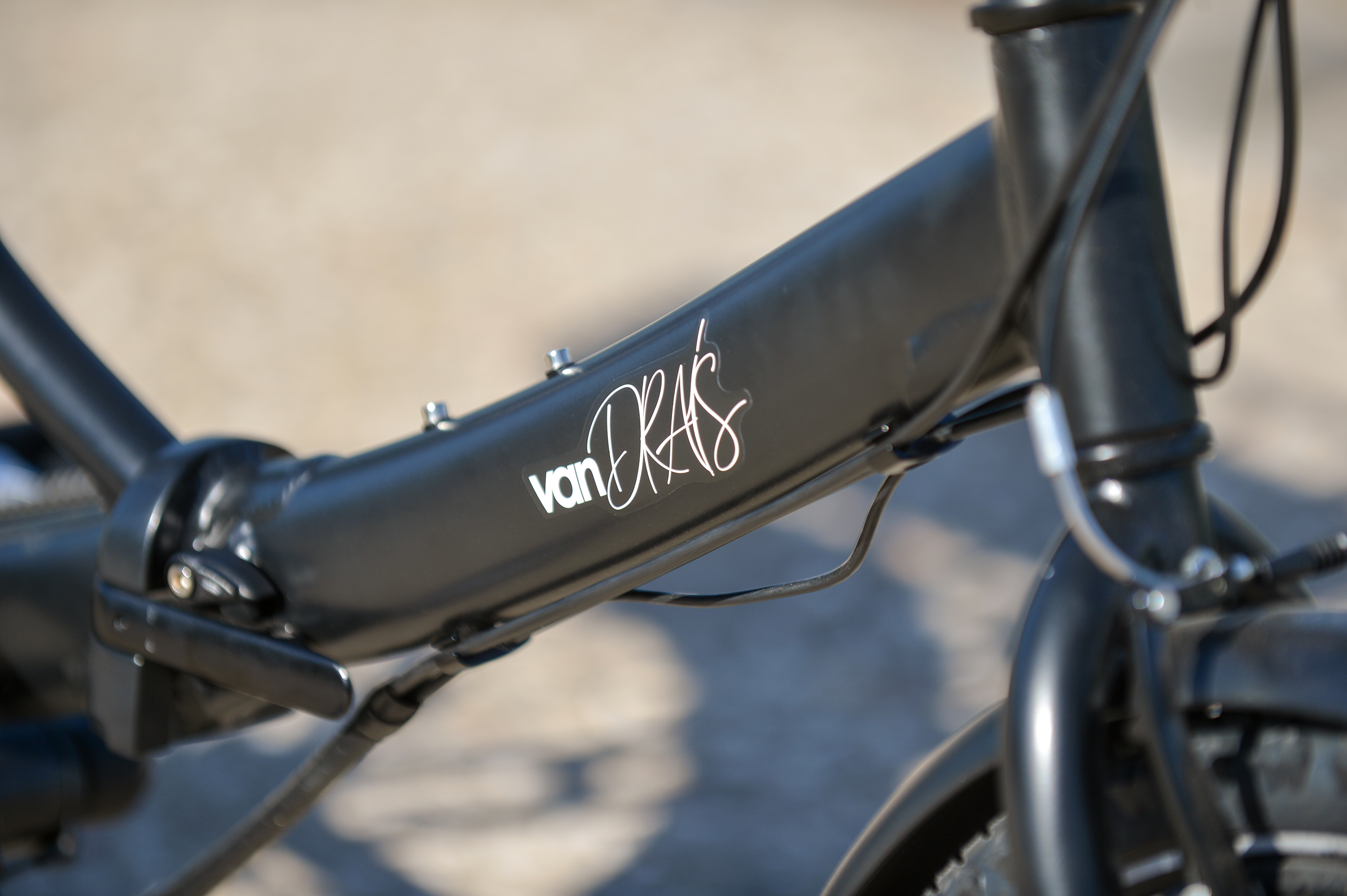 Velo électrique pliable noir
